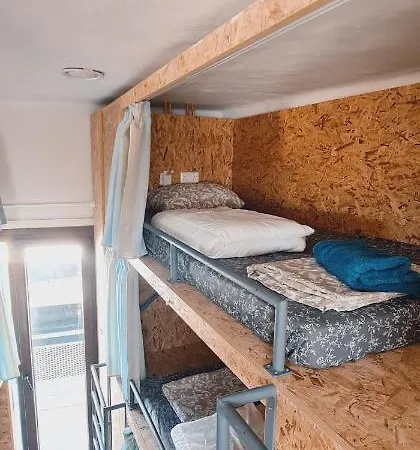 Bee Albergue Pafos