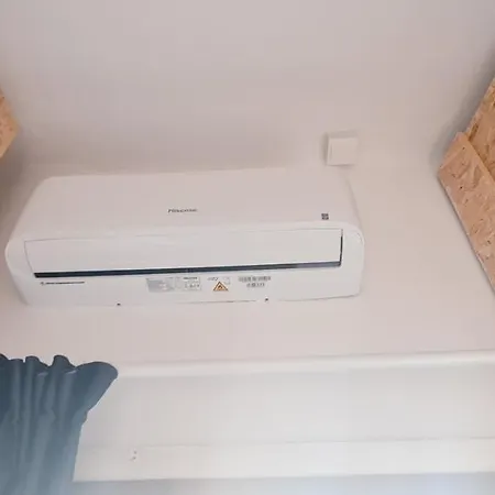 Bee Albergue